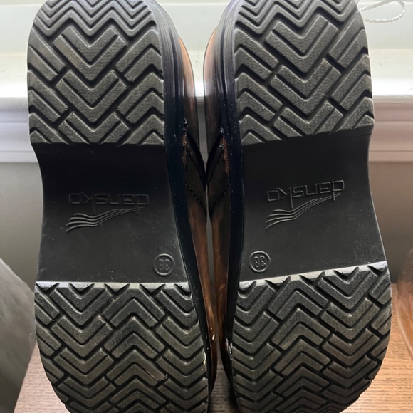 Dansko size 8 clogs - Picture 2 of 6